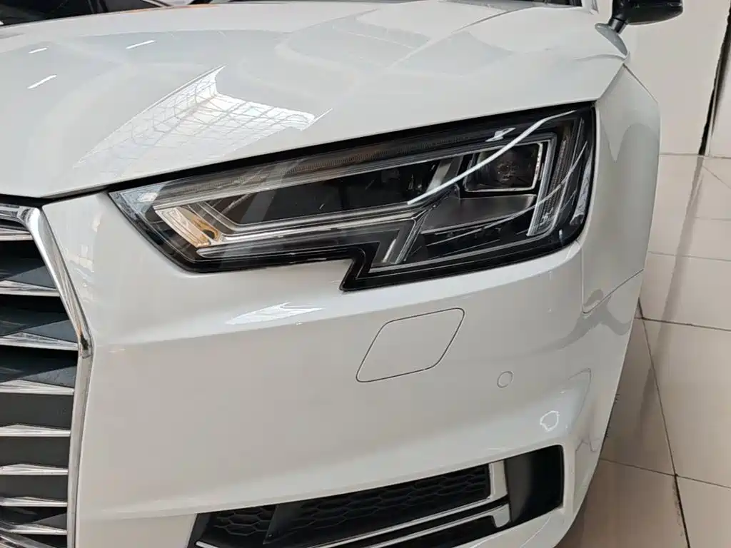 Audi A4L 2018 — фото 24