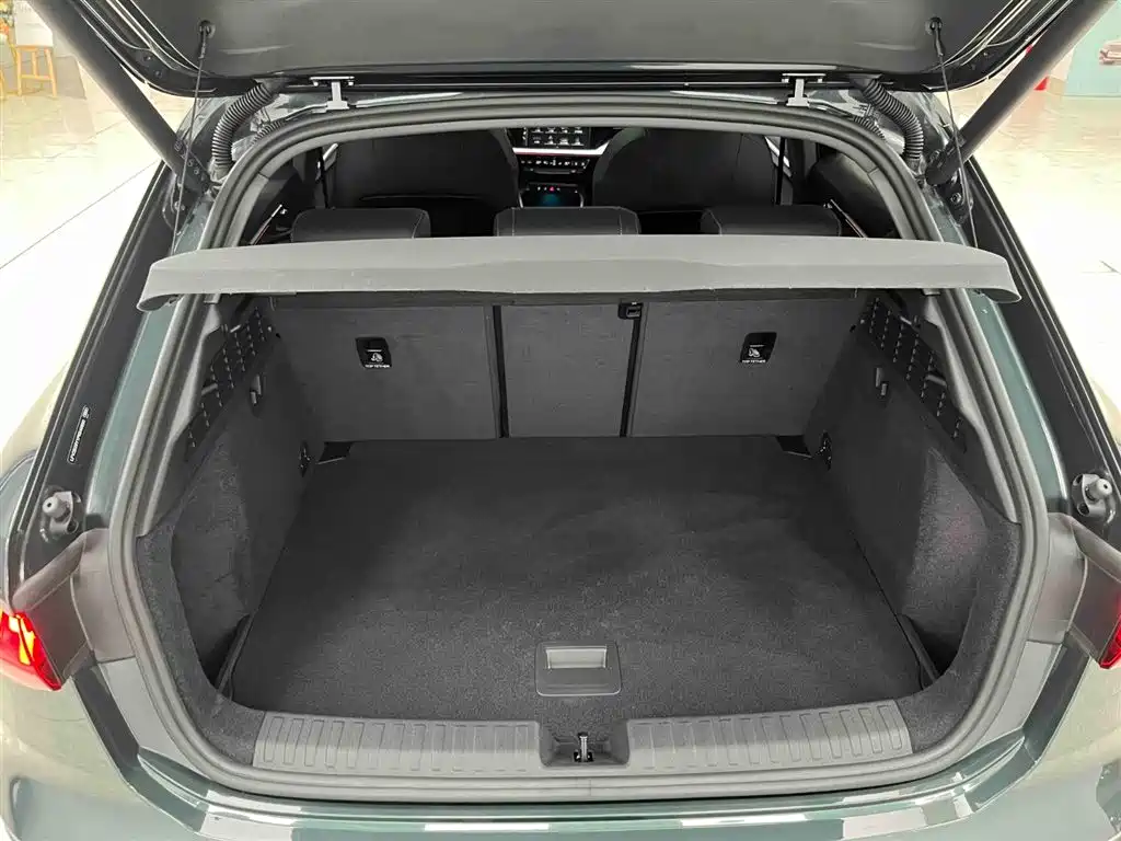 Audi A3 2023 — фото 16