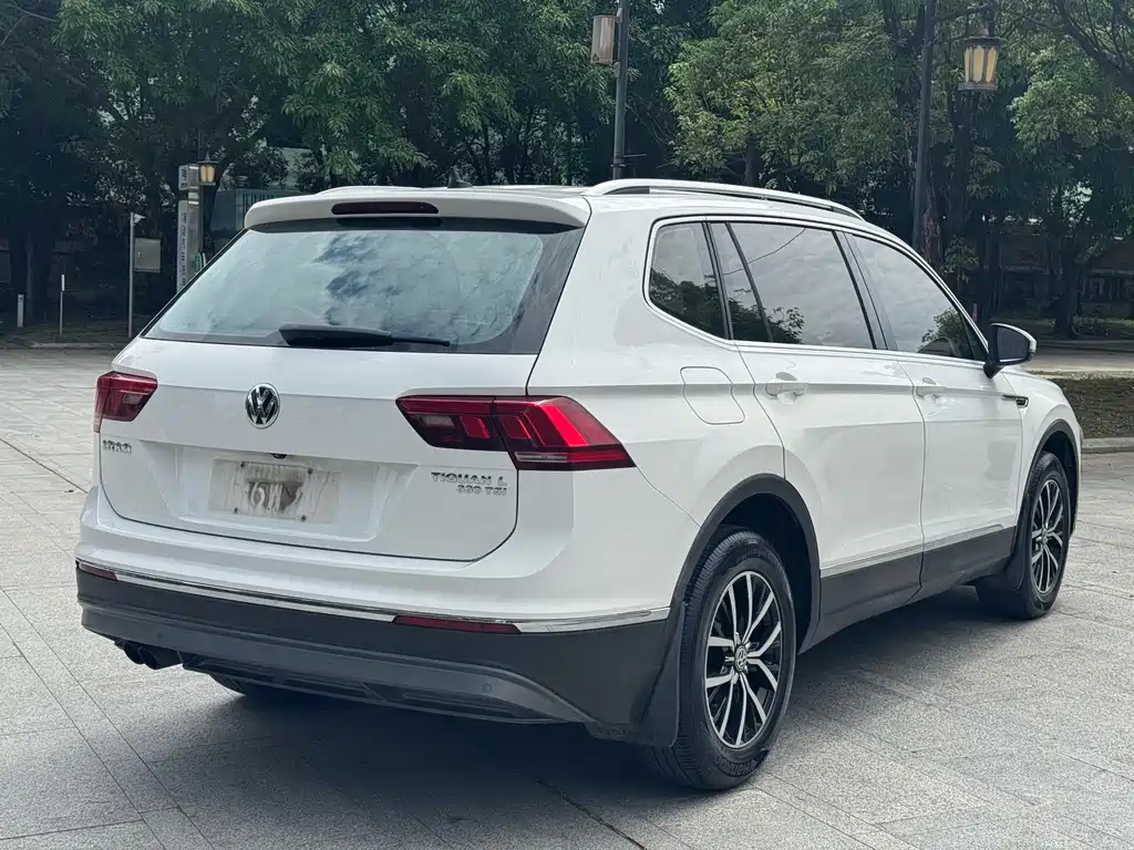 Volkswagen Tiguan L 2017 — фото 12