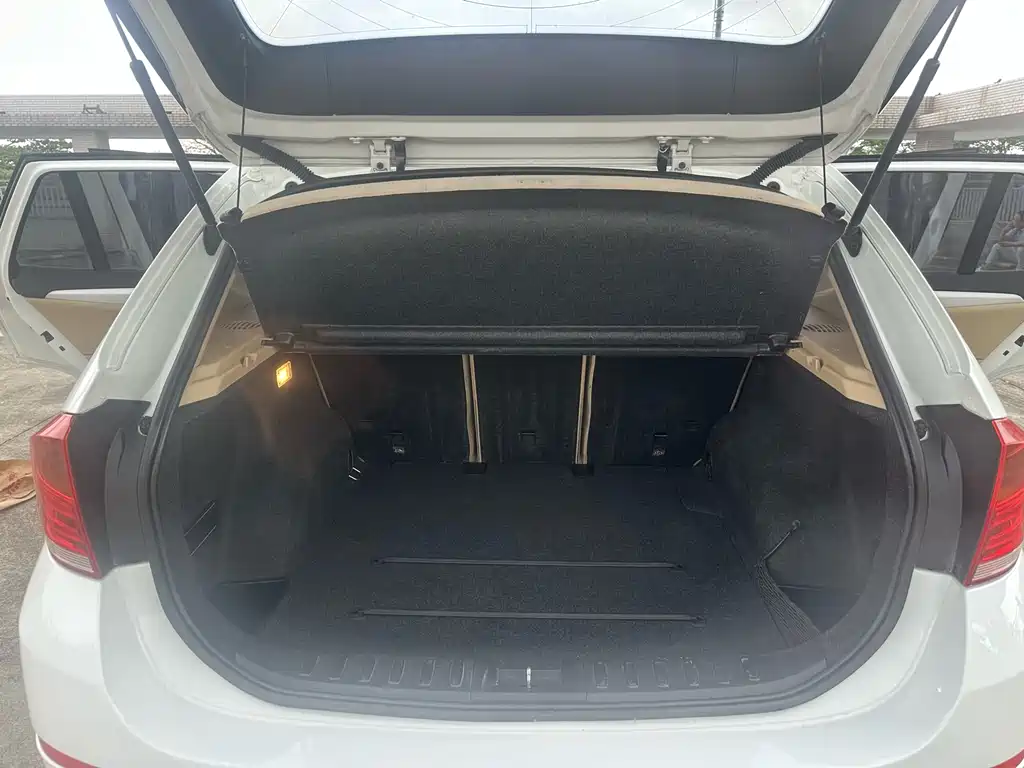 BMW X1 2014 — фото 15