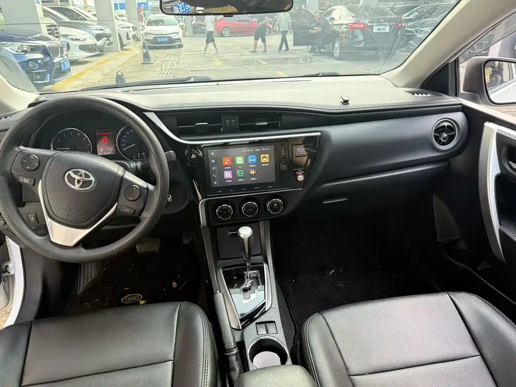 Toyota Corolla 2018 — фото 4