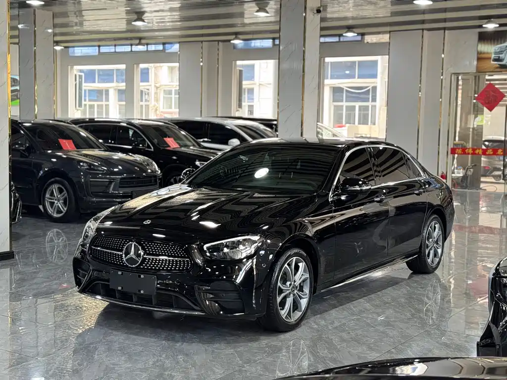 Mercedes-Benz E-Class 2023