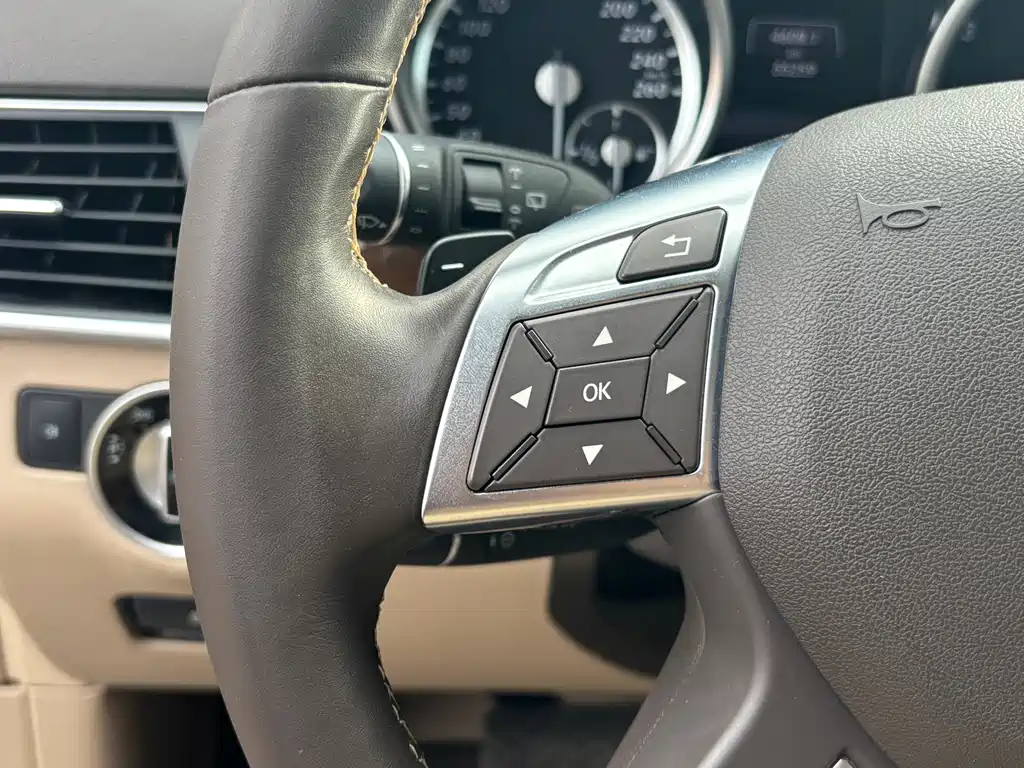 Mercedes-Benz M-Class 2015 — фото 11