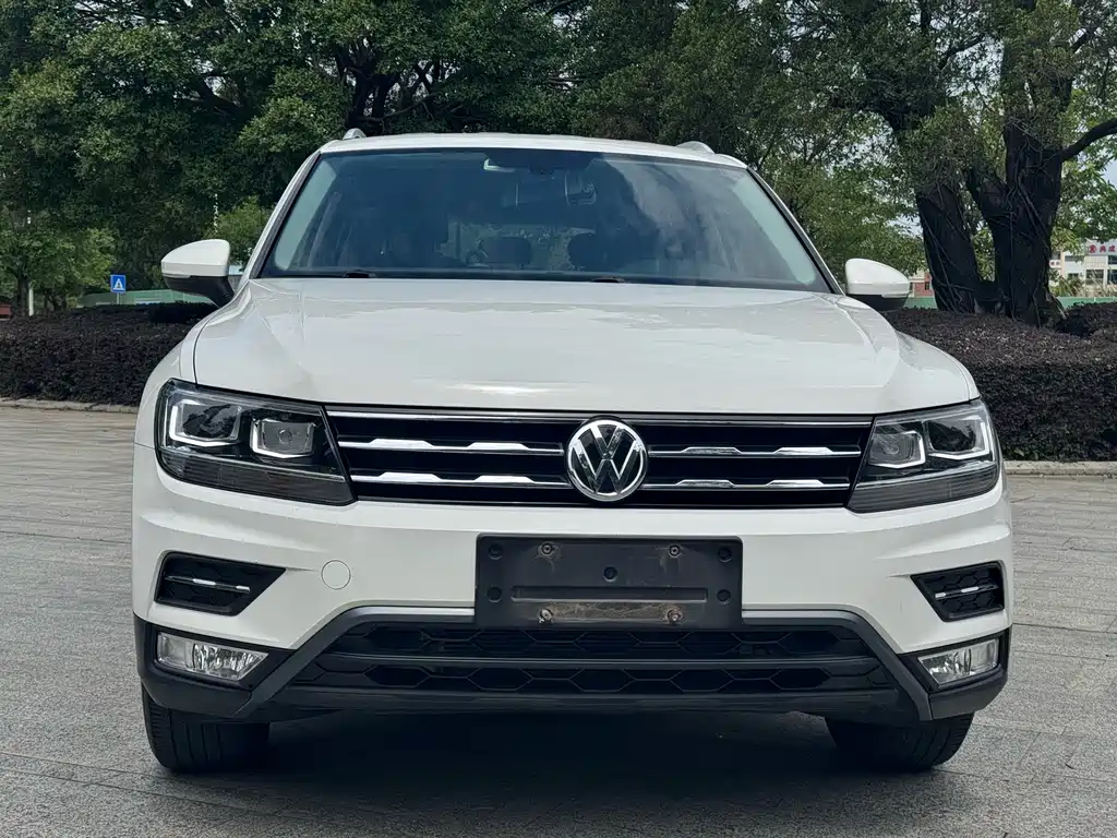 Volkswagen Tiguan L 2017 — фото 2