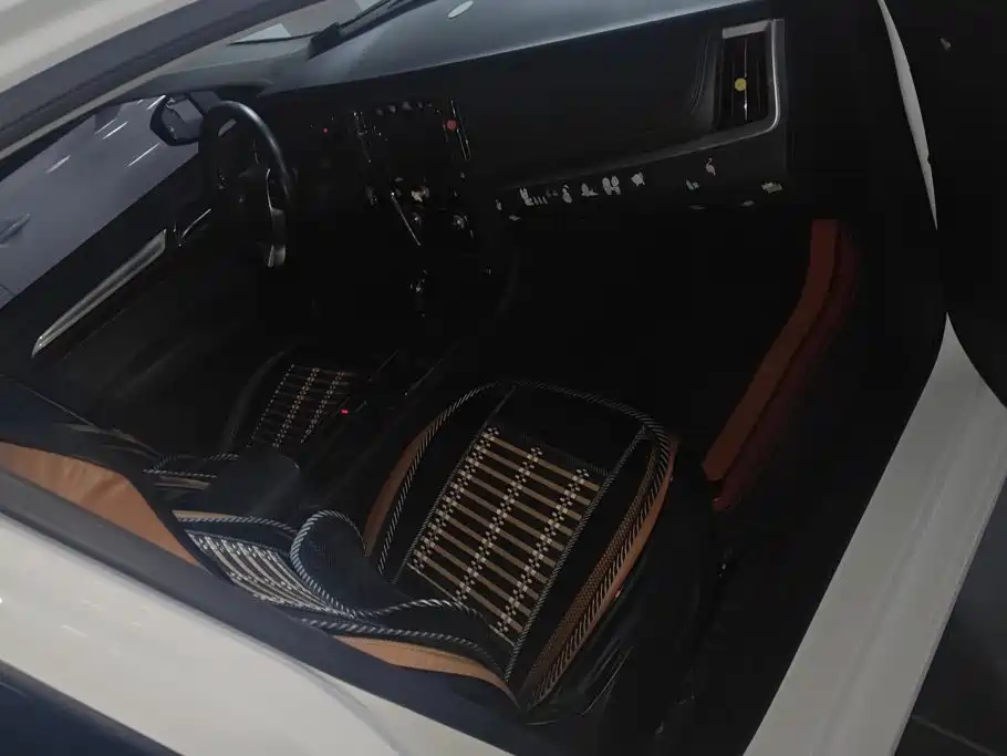 Roewe i6 Classic 2020 — фото 8