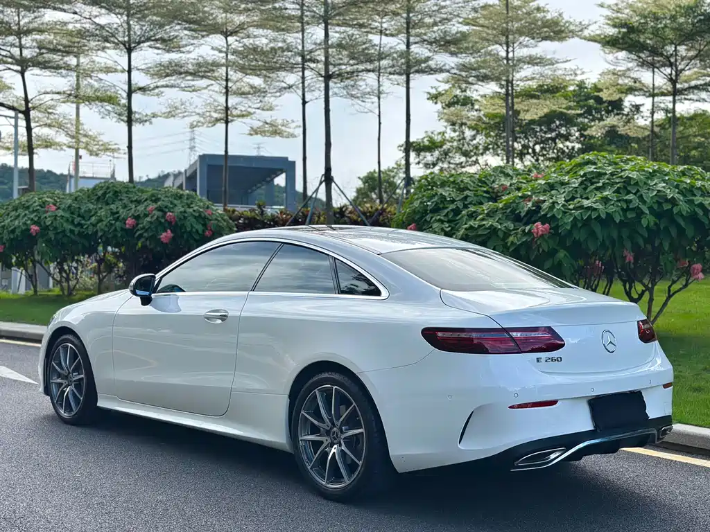 Mercedes-Benz E-Class 2024