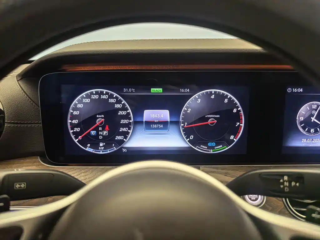 Mercedes-Benz E-Class 2020 — фото 11