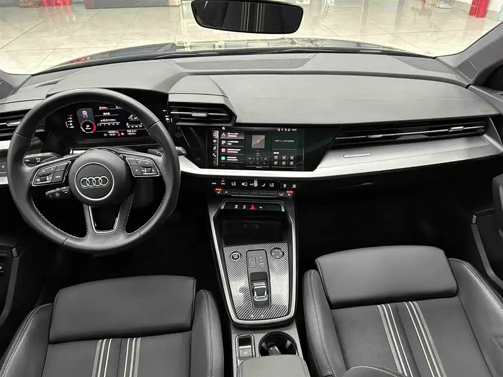 Audi A3 2023 — фото 2