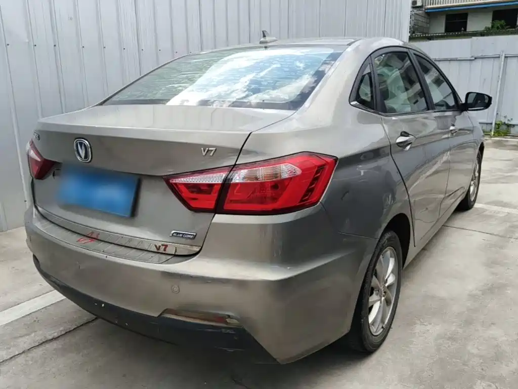 Changan V7 2015