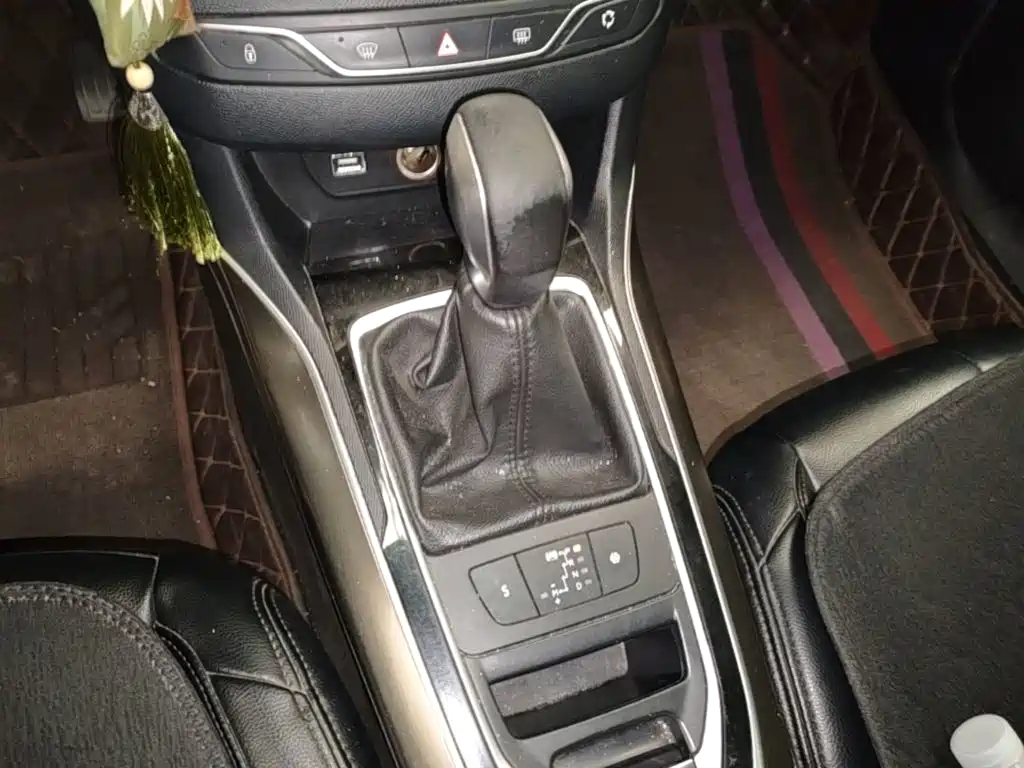 Peugeot 408 2017 — фото 14