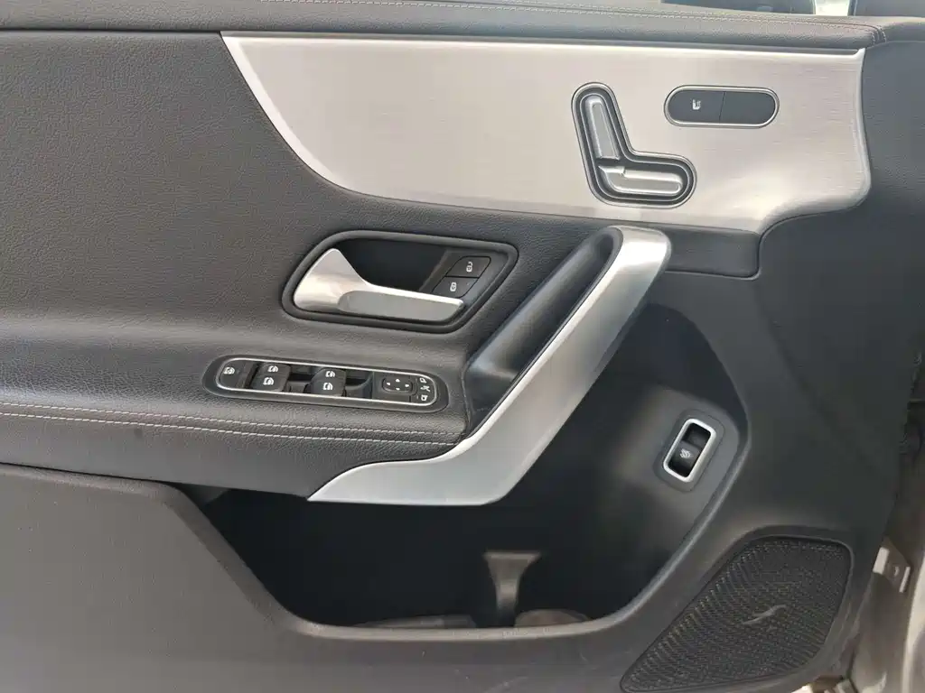 Mercedes-Benz A-Class 2020 — фото 9