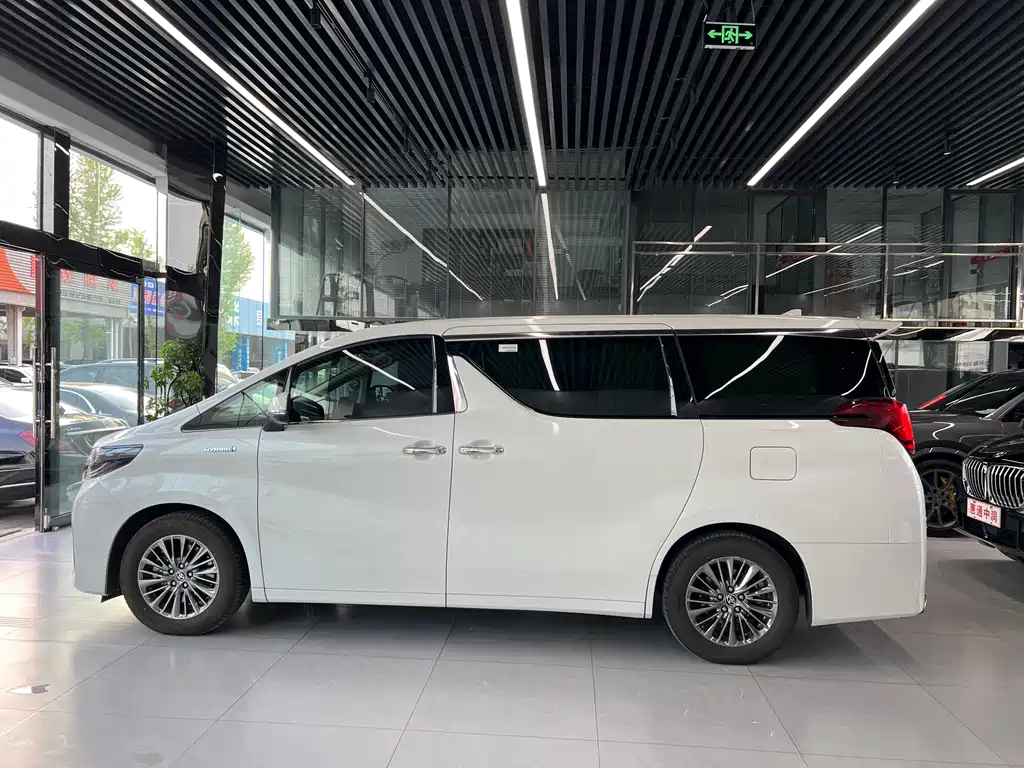 Toyota Alphard 2021 — фото 4