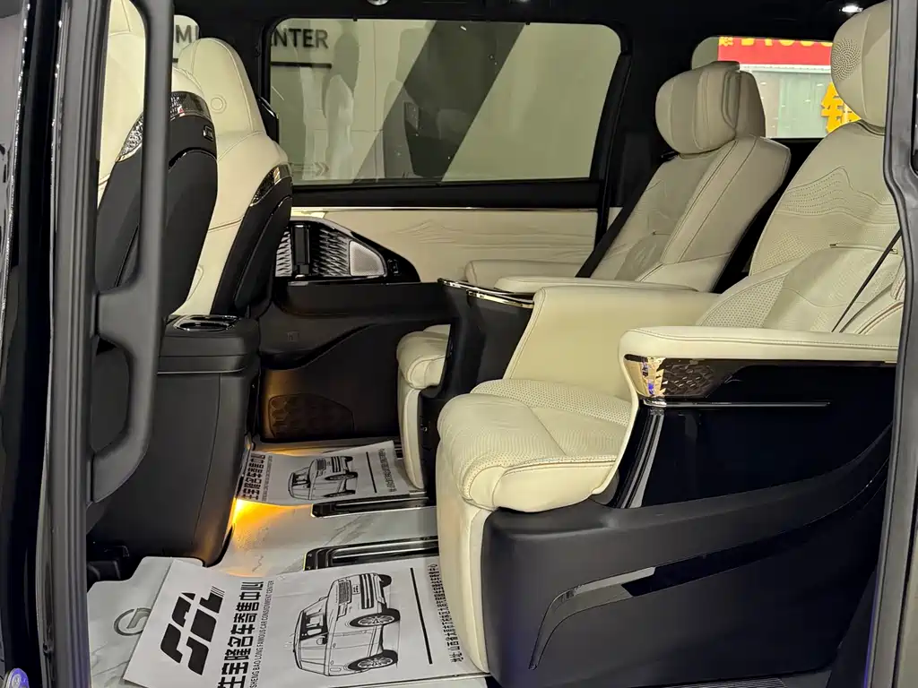 GAC Motor Trumpchi M8 2023 — фото 8