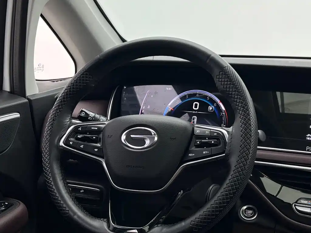 GAC Trumpchi M6 2022 — фото 13