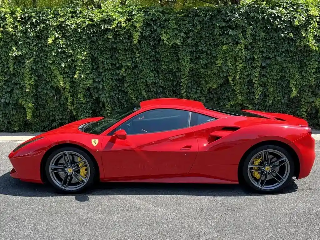 Ferrari 488 2017 — фото 4