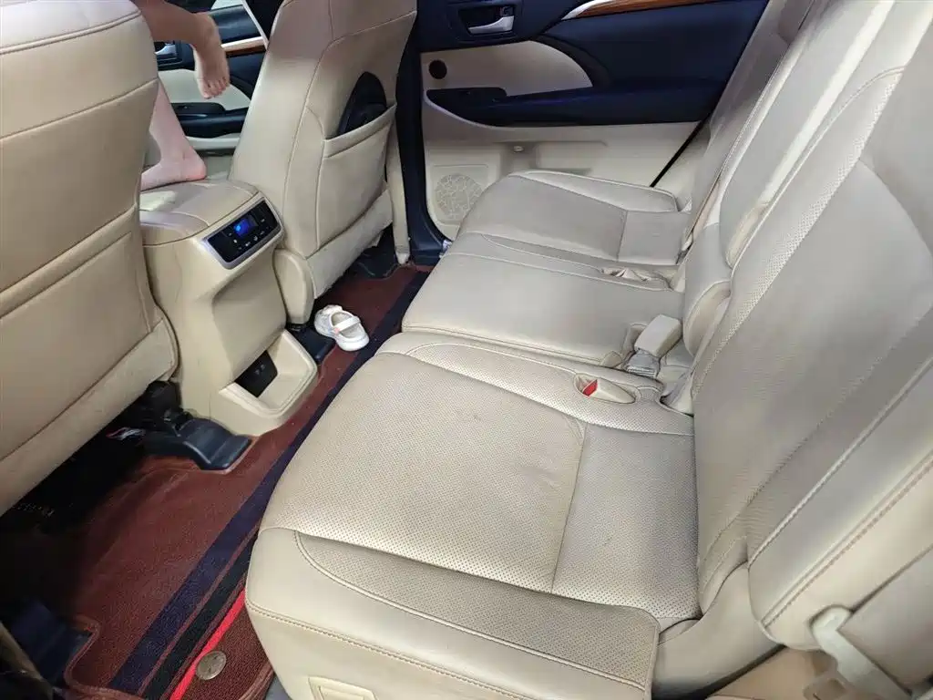 Toyota Highlander 2020 — фото 15