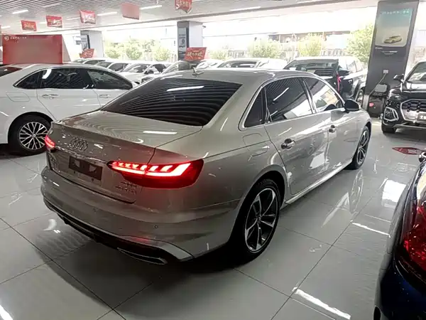 Audi A4L 2021