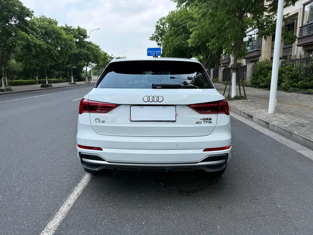 Audi Q3 2019 — фото 9