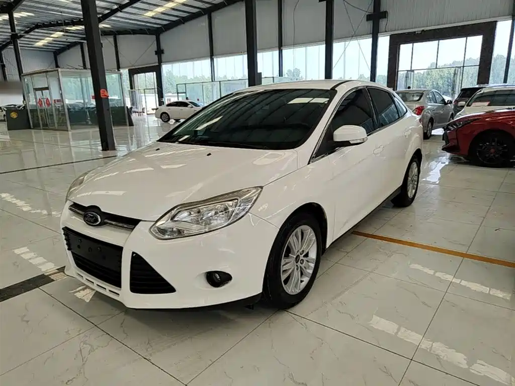 Ford Focus 2015 — фото 1