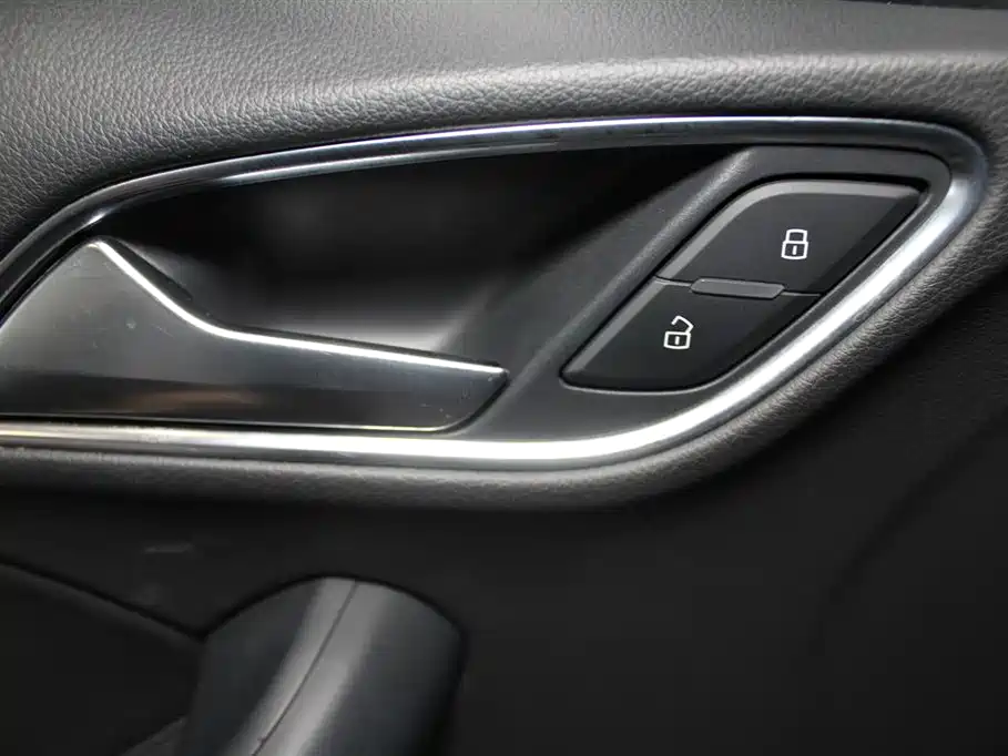 Audi Q3 2013 — фото 15