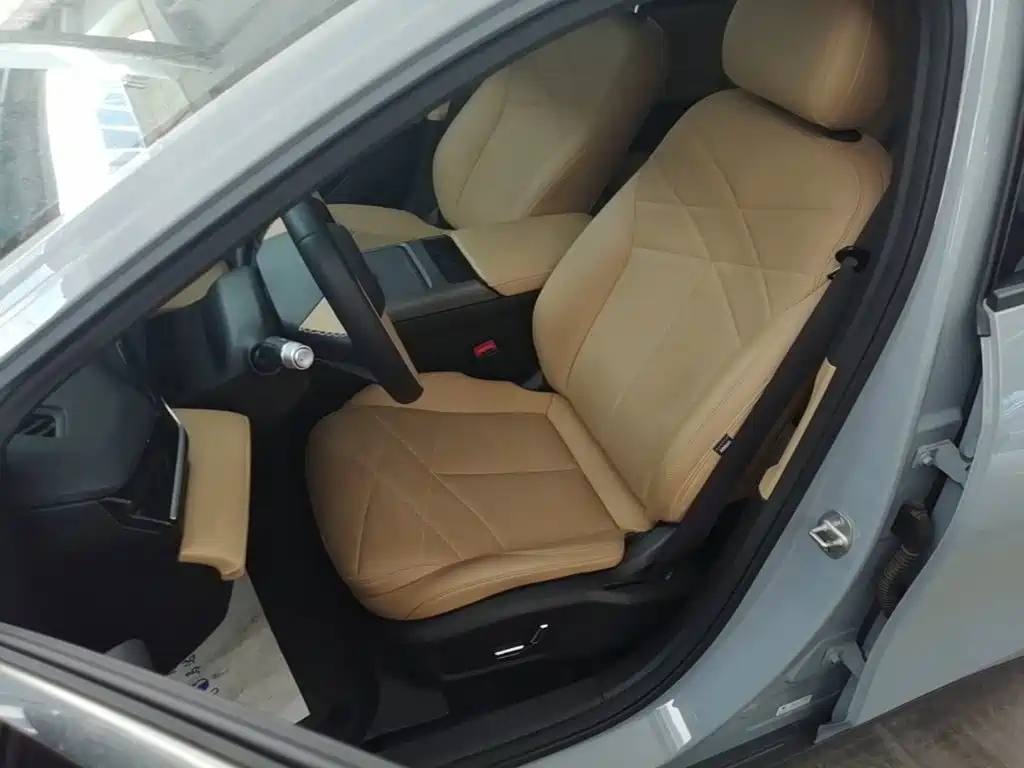 Geely Galaxy L6 2024 — фото 15