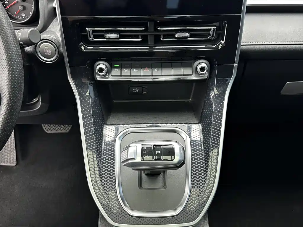 Haval M6 2023 — фото 15