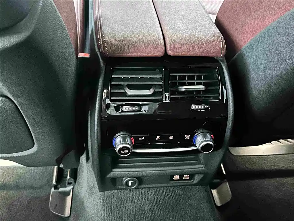 BMW 5 Series 2023 — фото 15