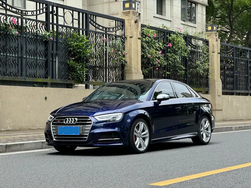 Audi S3 2018 — фото 1