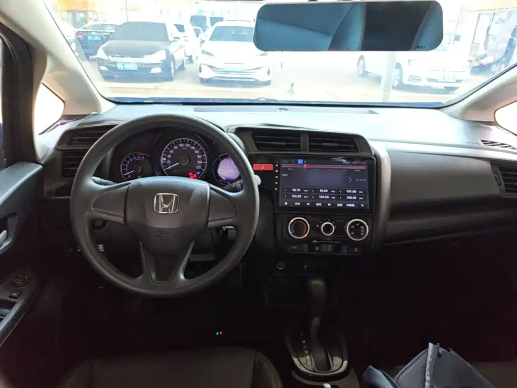 Honda Fit 2017 — фото 10