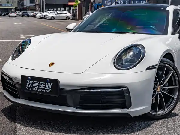 Porsche 911 2023