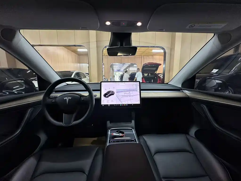 Tesla Model Y 2022 — фото 9