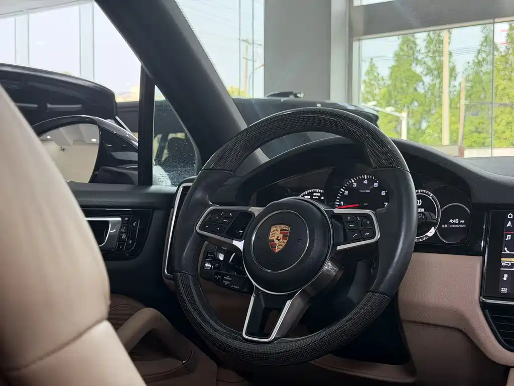 Porsche Cayenne 2018 — фото 12