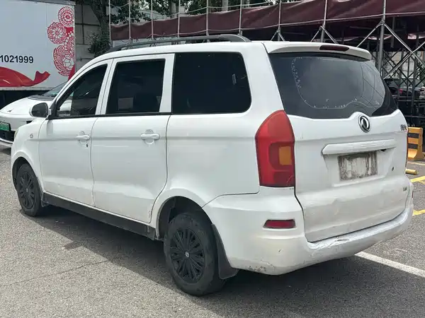 Dongfeng Fengguang 360 2015