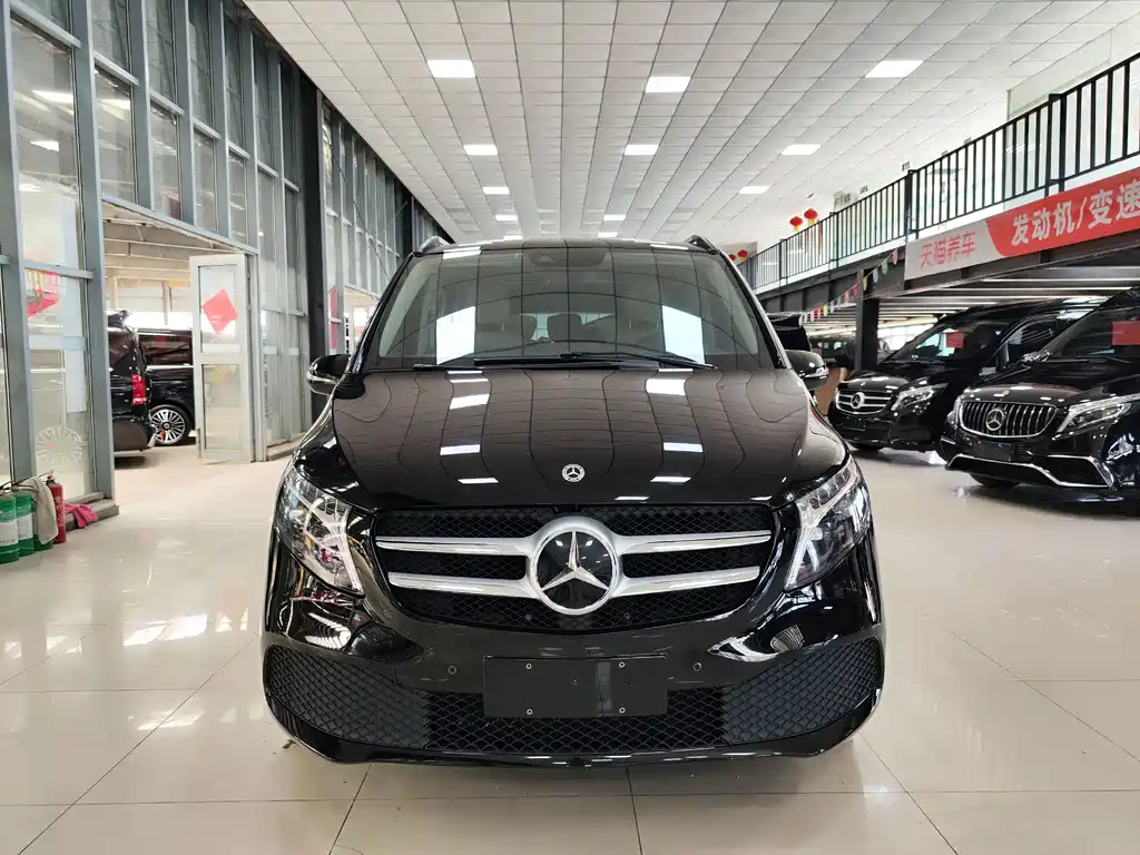 Mercedes-Benz V-Class 2023 — фото 2
