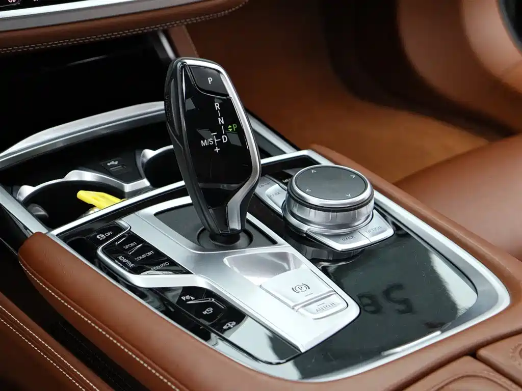 BMW 7 Series 2020 — фото 11