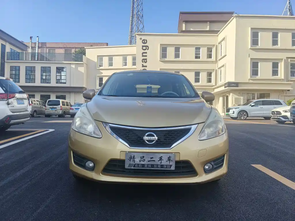 Nissan Tiida 2013