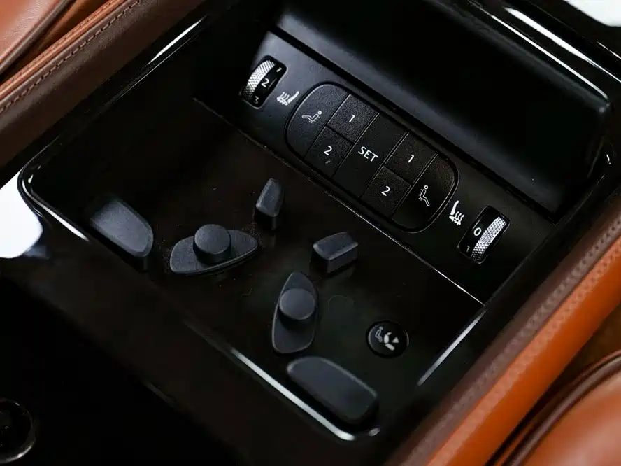 Bentley Flying Spur 2010 — фото 22
