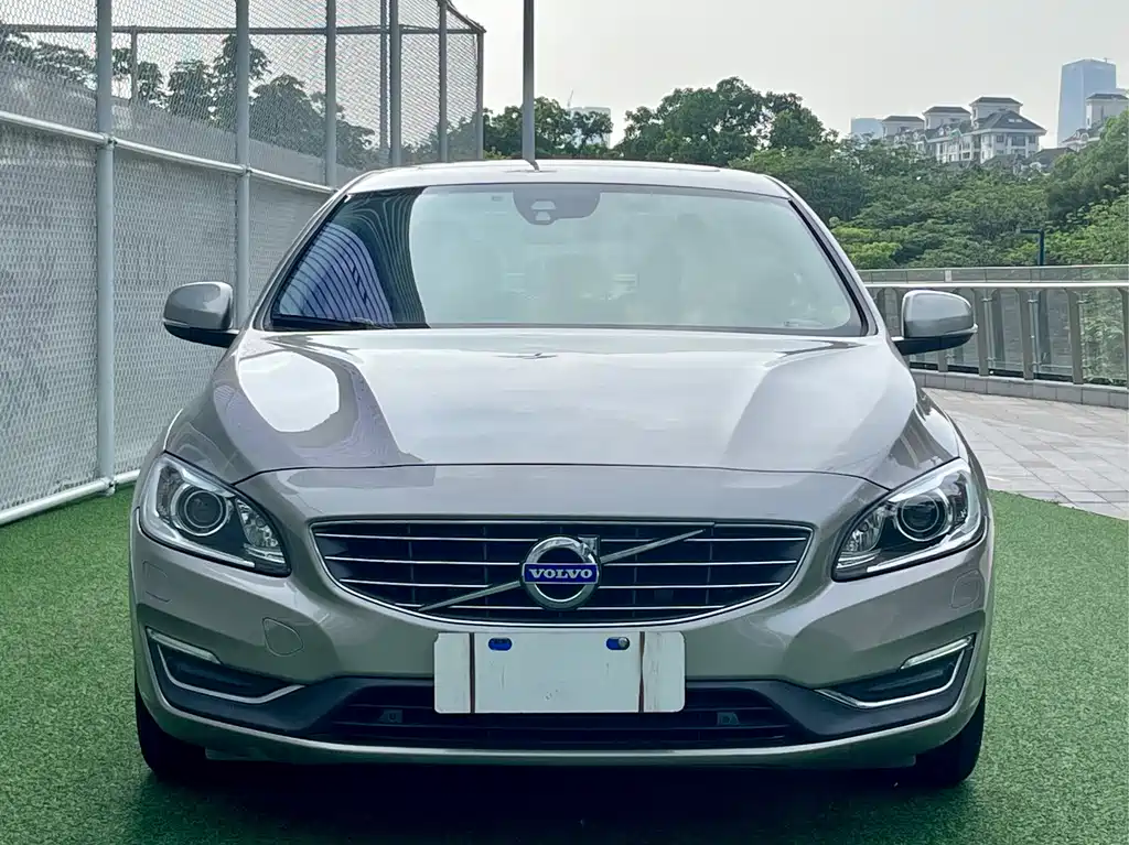 Volvo S60 2014 — фото 2