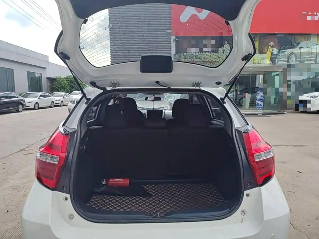 Toyota Yaris L 2020 — фото 19