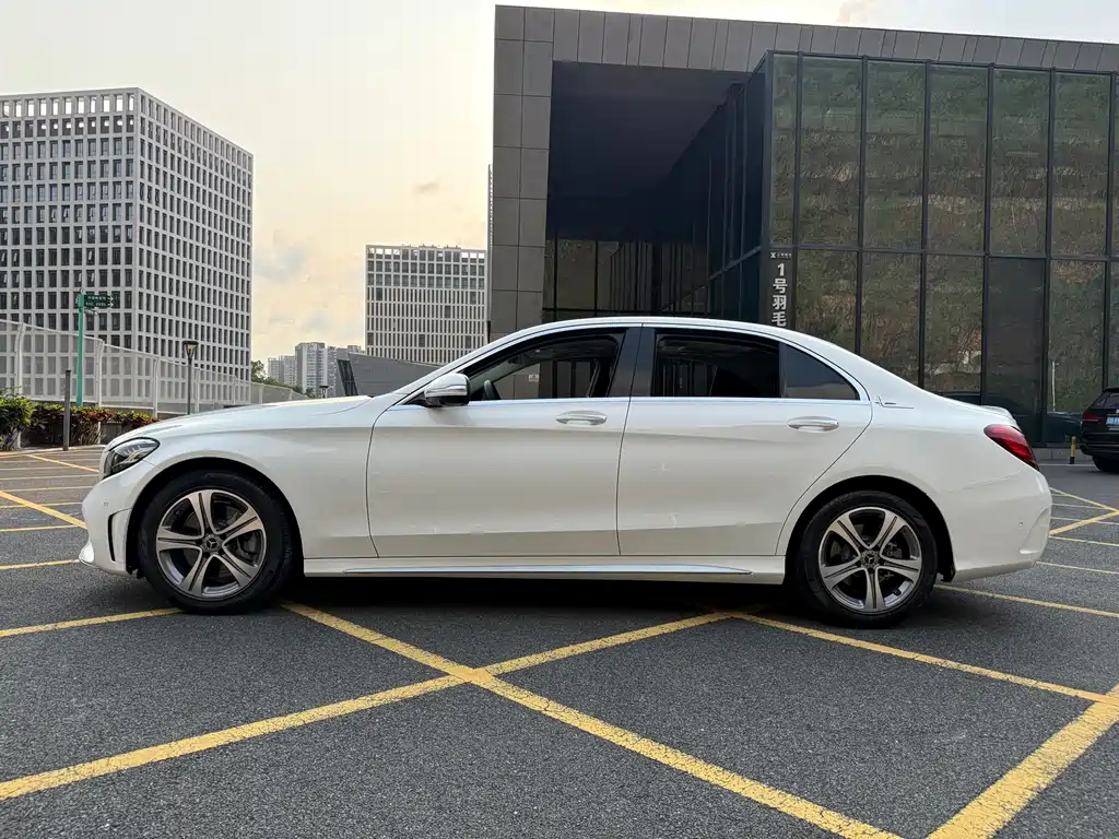 Mercedes-Benz C-Class 2020 — фото 4