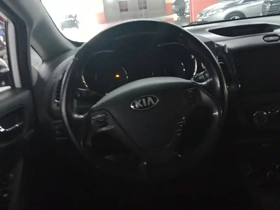 Kia K3 2014 — фото 15