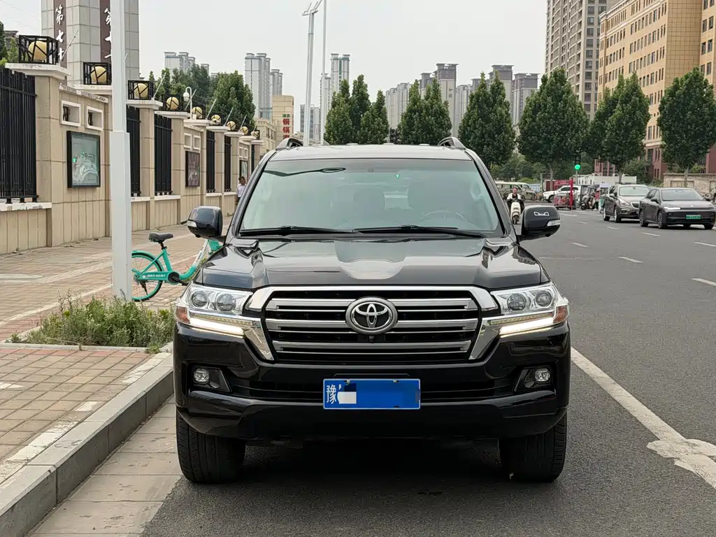 Toyota Land Cruiser 2019 — фото 2