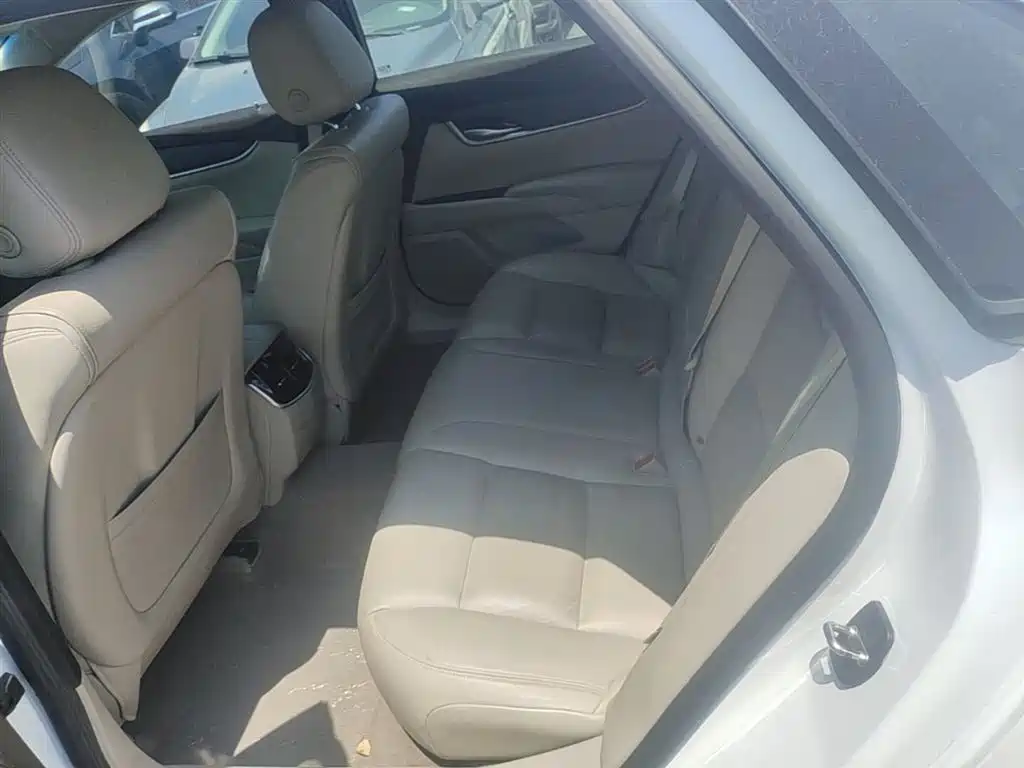 Cadillac XTS 2015 — фото 17