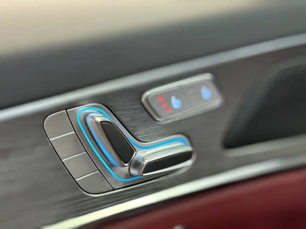 Jetour Jietu X70 PLUS 2025 — фото 15