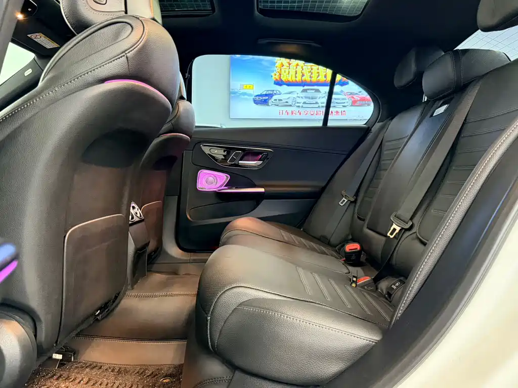 Mercedes-Benz C-Class 2024 — фото 10