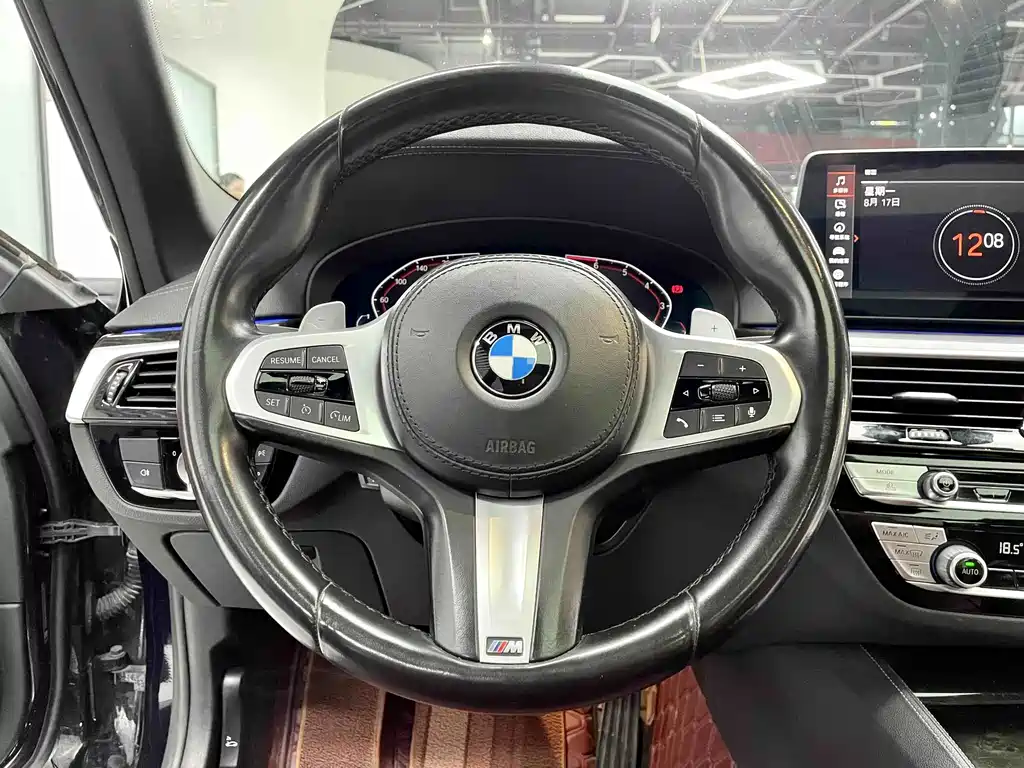BMW 5 Series 2021 — фото 12