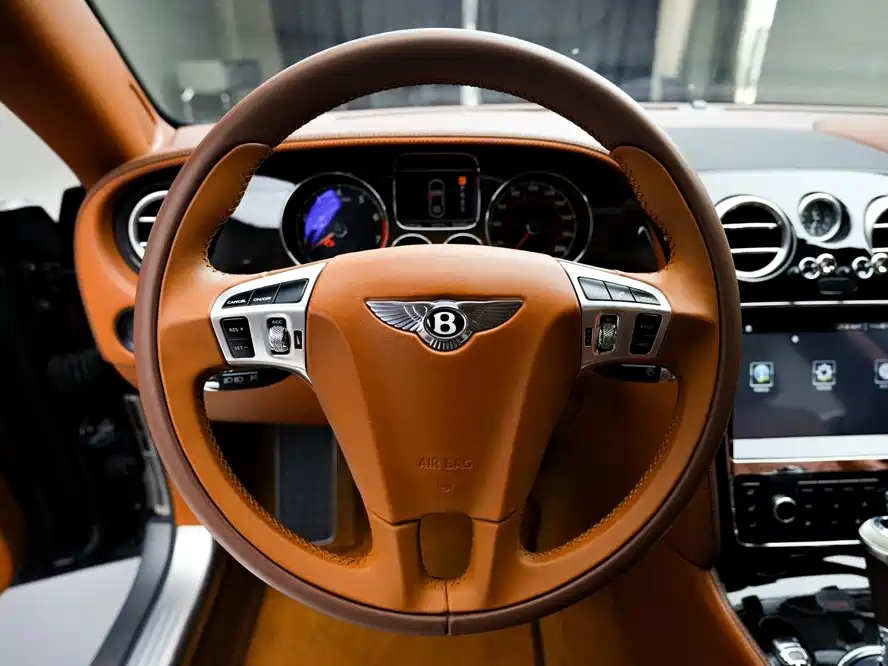 Bentley Flying Spur 2010 — фото 15