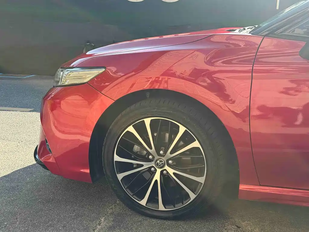 Toyota Camry 2018 — фото 24