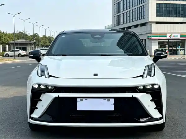 Lynk & Co 03 2023