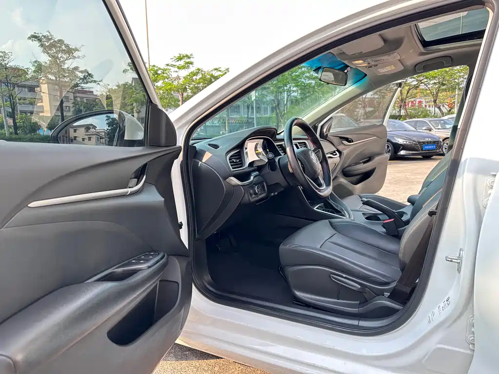 Buick Excelle 2021 — фото 11